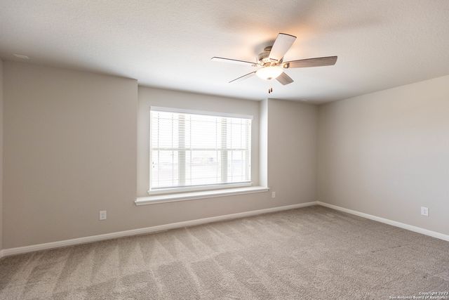 13221 Badlands Way, St Hedwig, TX 78152