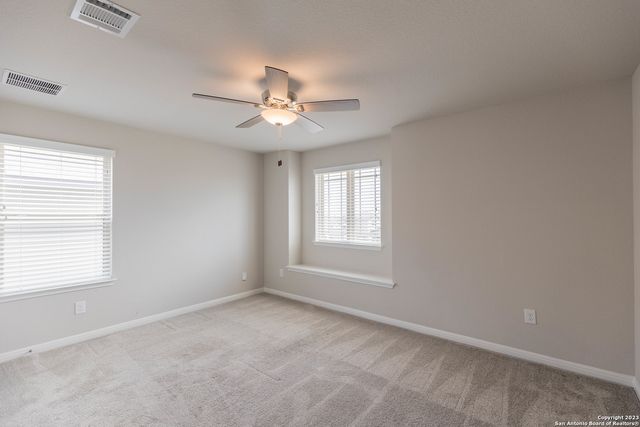 13221 Badlands Way, St Hedwig, TX 78152