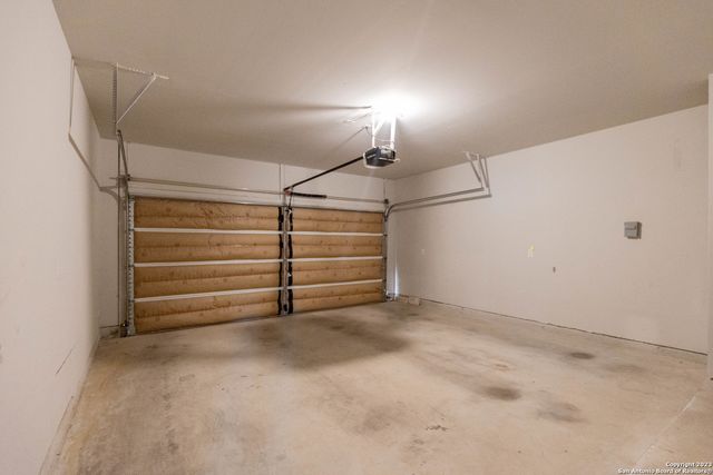 13221 Badlands Way, St Hedwig, TX 78152