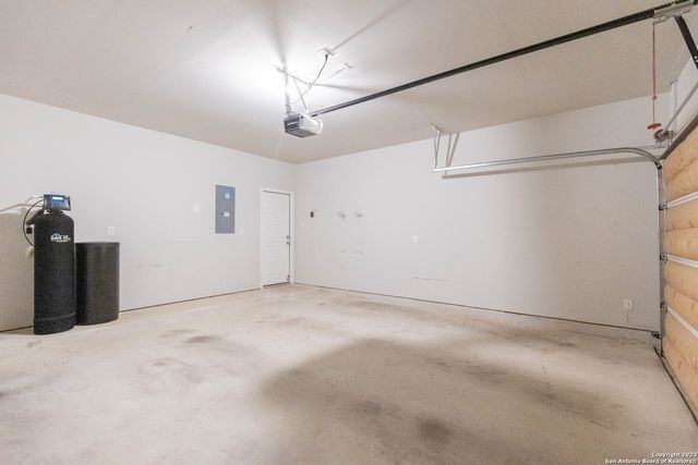 13221 Badlands Way, St Hedwig, TX 78152