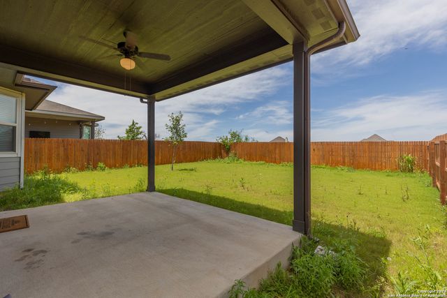 13221 Badlands Way, St Hedwig, TX 78152