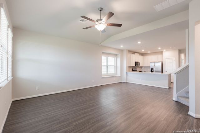 13221 Badlands Way, St Hedwig, TX 78152