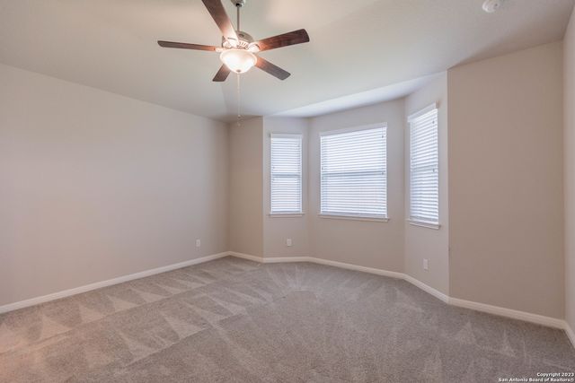 13221 Badlands Way, St Hedwig, TX 78152