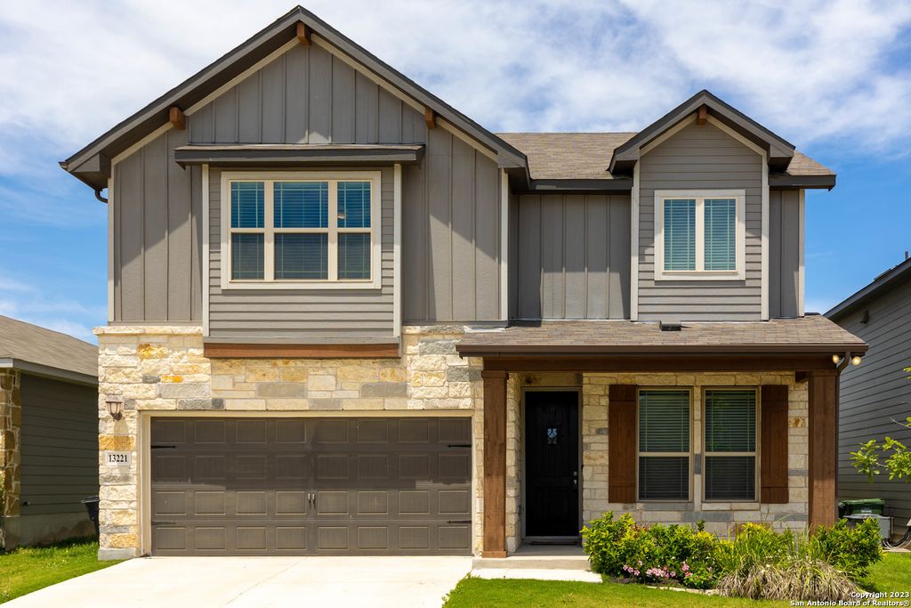 13221 Badlands Way, St Hedwig, TX 78152