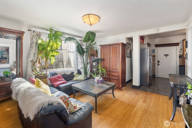 943 23rd Avenue, Seattle, WA 98122