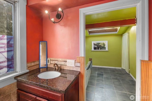 943 23rd Avenue, Seattle, WA 98122