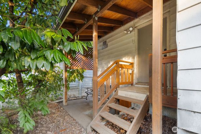 943 23rd Avenue, Seattle, WA 98122