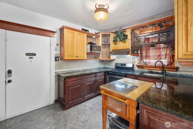 943 23rd Avenue, Seattle, WA 98122