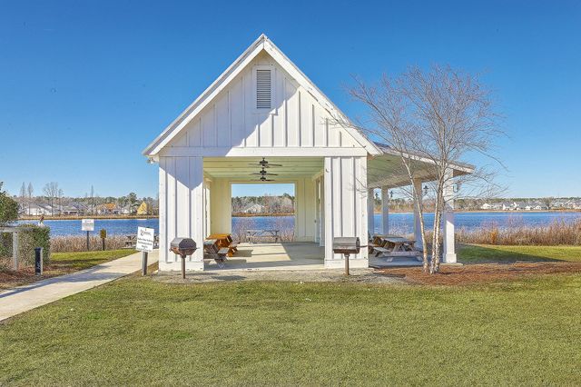 463 Foxbank Plantation Boulevard, Moncks Corner, SC 29461