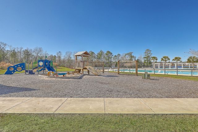 463 Foxbank Plantation Boulevard, Moncks Corner, SC 29461