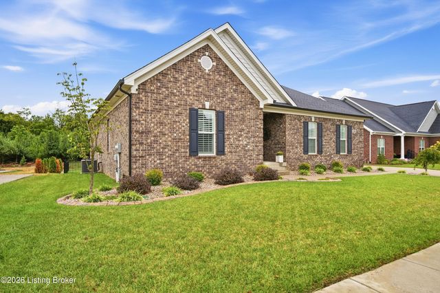 1928 Scenic Lakes Dr, Louisville, KY 40245