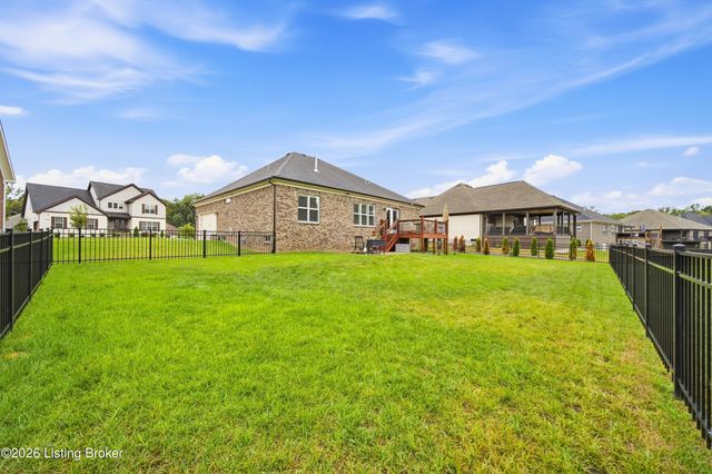 1928 Scenic Lakes Dr, Louisville, KY 40245