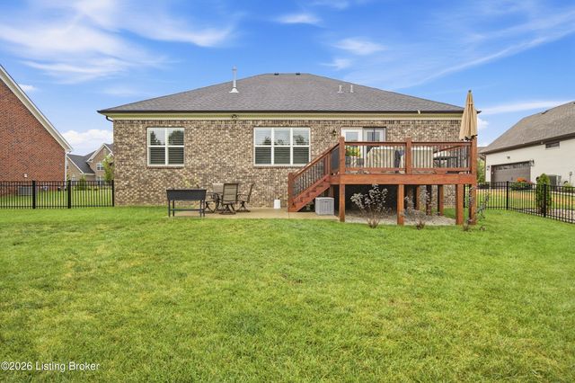 1928 Scenic Lakes Dr, Louisville, KY 40245