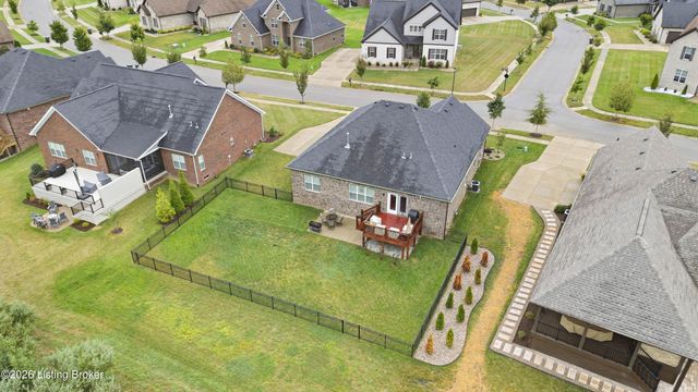 1928 Scenic Lakes Dr, Louisville, KY 40245