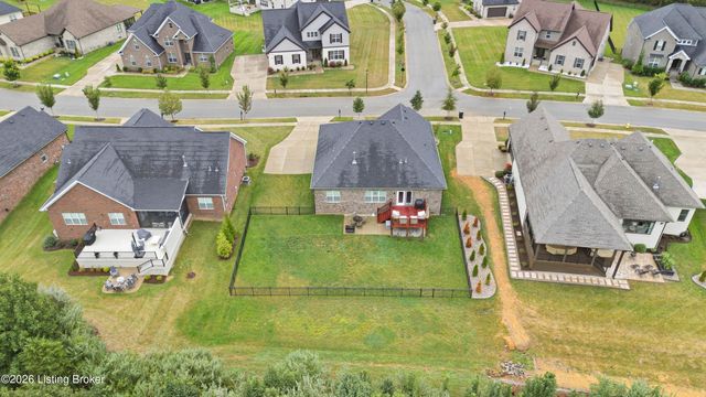 1928 Scenic Lakes Dr, Louisville, KY 40245