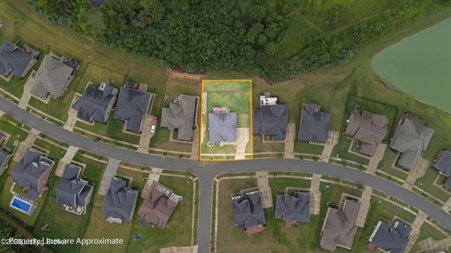 1928 Scenic Lakes Dr, Louisville, KY 40245