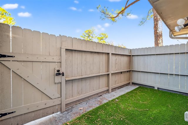 515 Tallowood Road Road 9, Houston, TX 77024