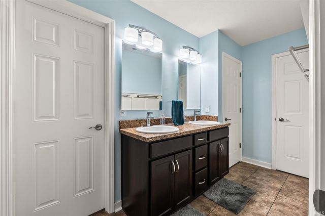 12048 Painted Peak Cove, Fort Wayne, IN 46845
