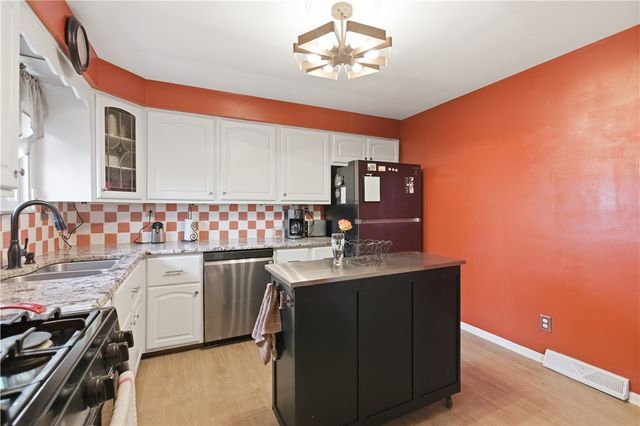 109 Peffer St, Harmony Boro, PA 16063