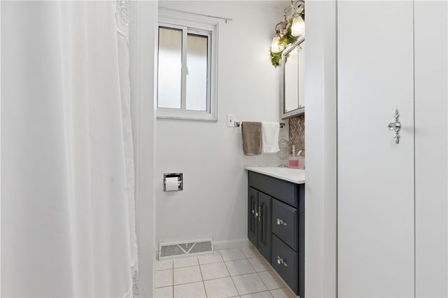 109 Peffer St, Harmony Boro, PA 16063