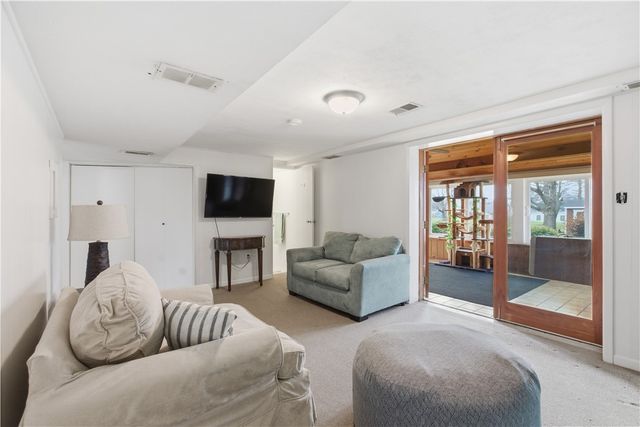 109 Peffer St, Harmony Boro, PA 16063