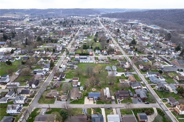 109 Peffer St, Harmony Boro, PA 16063