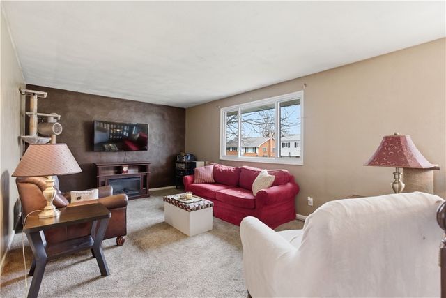 109 Peffer St, Harmony Boro, PA 16063