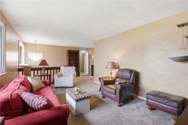 109 Peffer St, Harmony Boro, PA 16063