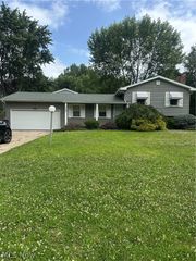 7523 Jaguar Drive, Youngstown, OH 44512
