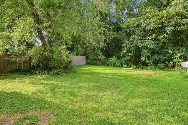 3235 24th Avenue, Rock Island, IL 61201