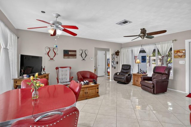 4760 NE 5th Avenue, Oakland Park, FL 33334
