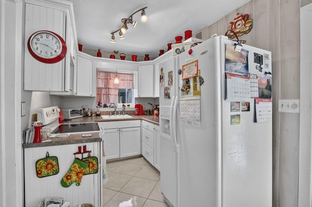 4760 NE 5th Avenue, Oakland Park, FL 33334