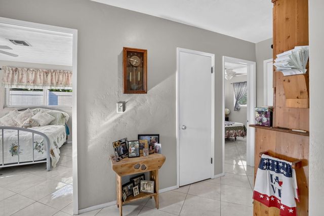 4760 NE 5th Avenue, Oakland Park, FL 33334