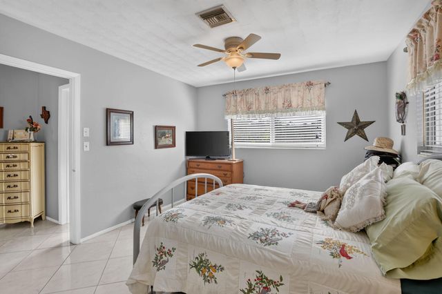 4760 NE 5th Avenue, Oakland Park, FL 33334