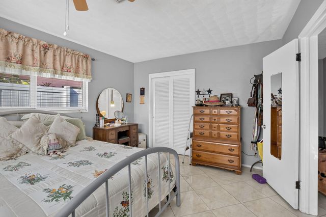 4760 NE 5th Avenue, Oakland Park, FL 33334