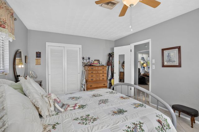 4760 NE 5th Avenue, Oakland Park, FL 33334