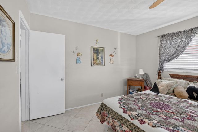 4760 NE 5th Avenue, Oakland Park, FL 33334