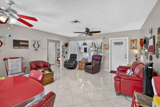 4760 NE 5th Avenue, Oakland Park, FL 33334