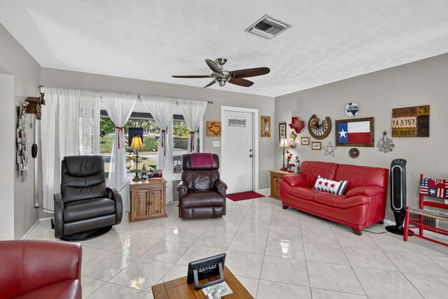 4760 NE 5th Avenue, Oakland Park, FL 33334