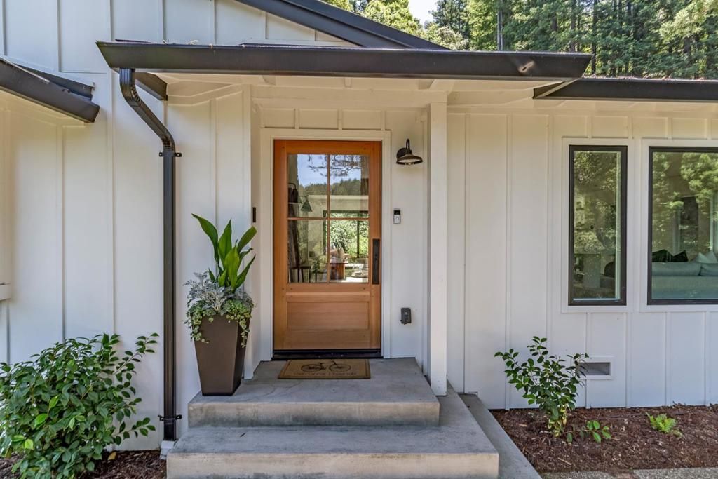Image 10 of property listing at 855 Patrol Road, Woodside, CA 94062