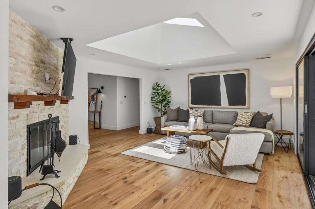 Image 12 of property listing at 855 Patrol Road, Woodside, CA 94062