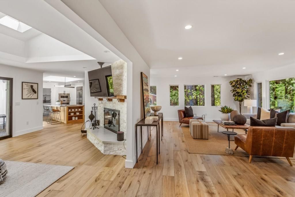 Image 13 of property listing at 855 Patrol Road, Woodside, CA 94062