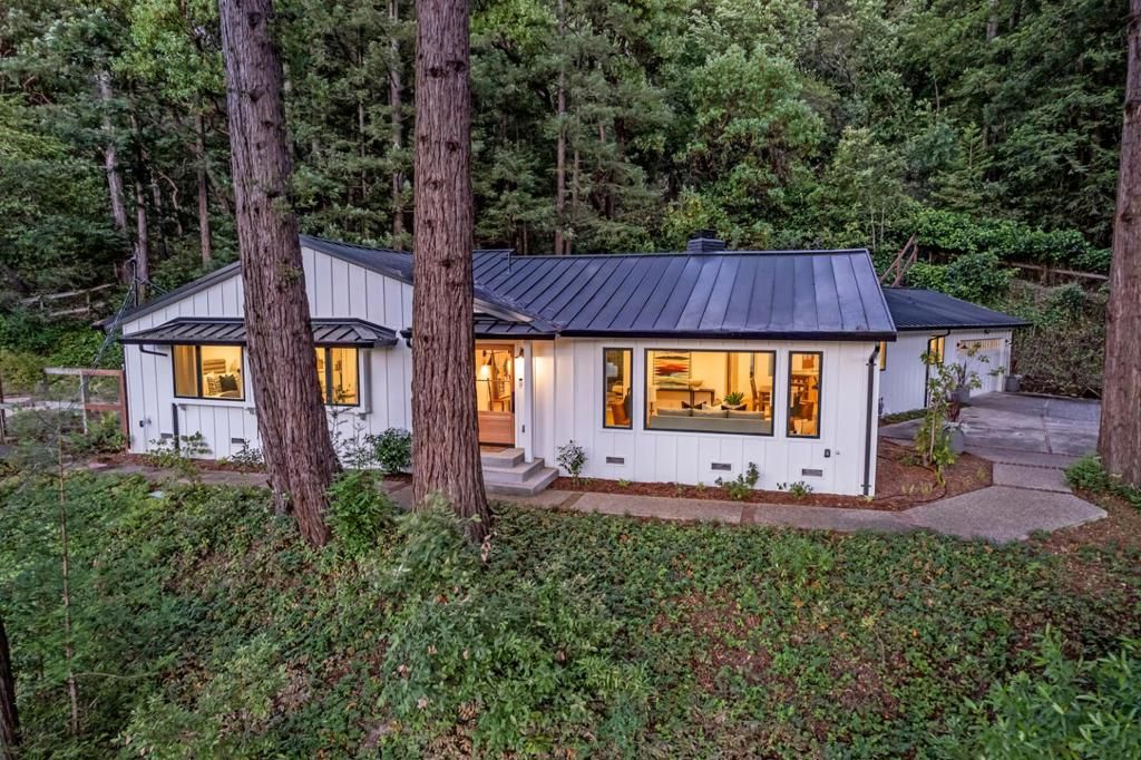Image 3 of property listing at 855 Patrol Road, Woodside, CA 94062
