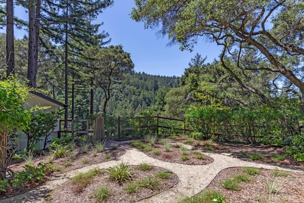 Image 33 of property listing at 855 Patrol Road, Woodside, CA 94062