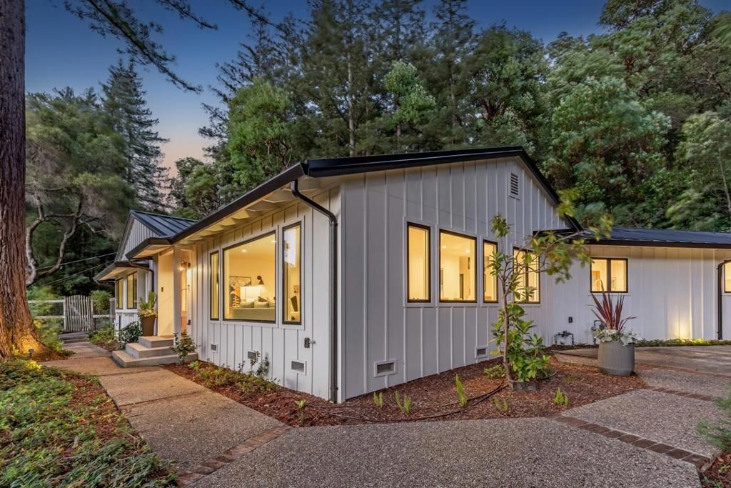 Image 5 of property listing at 855 Patrol Road, Woodside, CA 94062