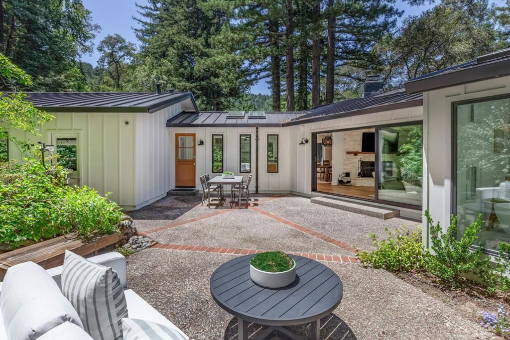 Image 6 of property listing at 855 Patrol Road, Woodside, CA 94062