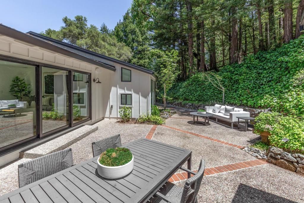 Image 7 of property listing at 855 Patrol Road, Woodside, CA 94062