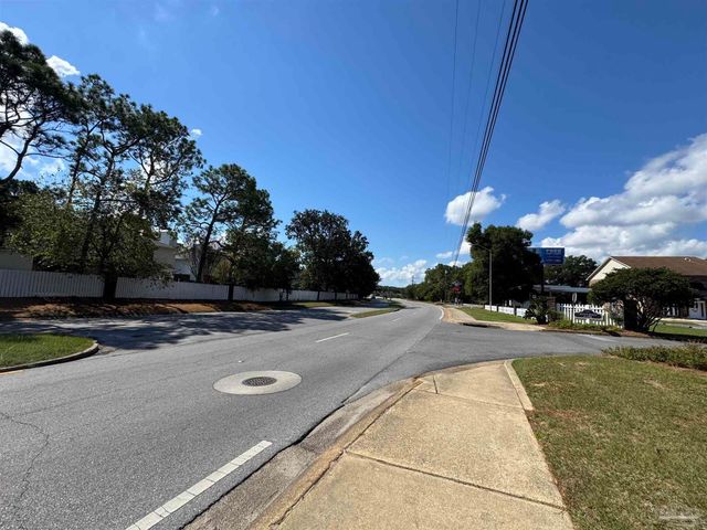 3298 Summit Blvd 1, Pensacola, FL 32503