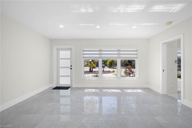 47 River CT, Naples, FL 34110