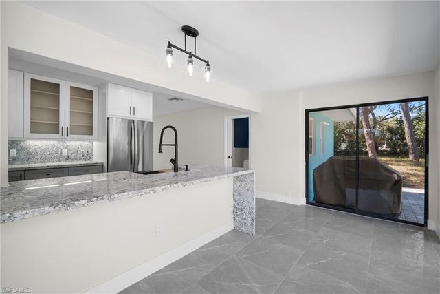 47 River CT, Naples, FL 34110